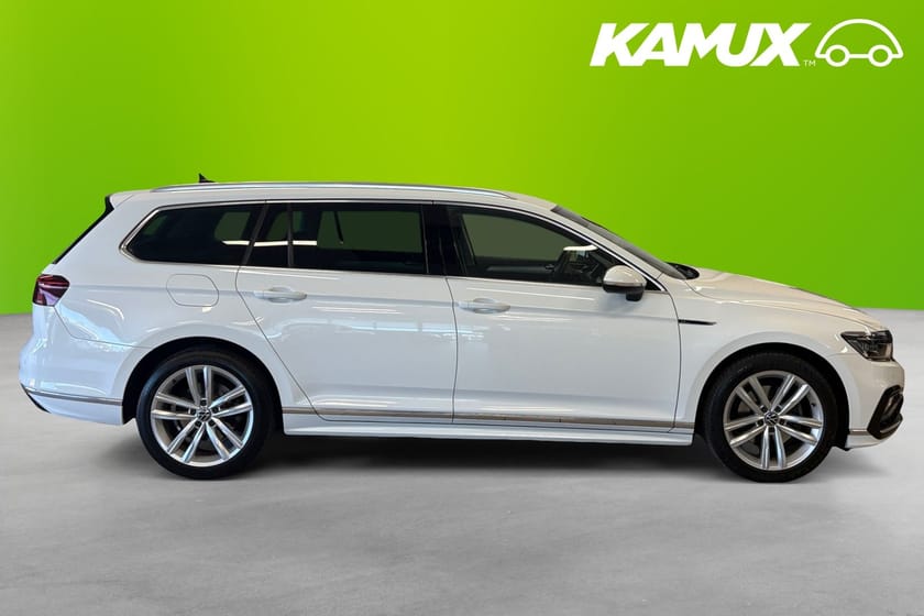 Bild 2 av Volkswagen Passat Sportscombi 2.0 TDI 4M  200hk R-Line Cockpit Matrix Ambient Värmare Drag