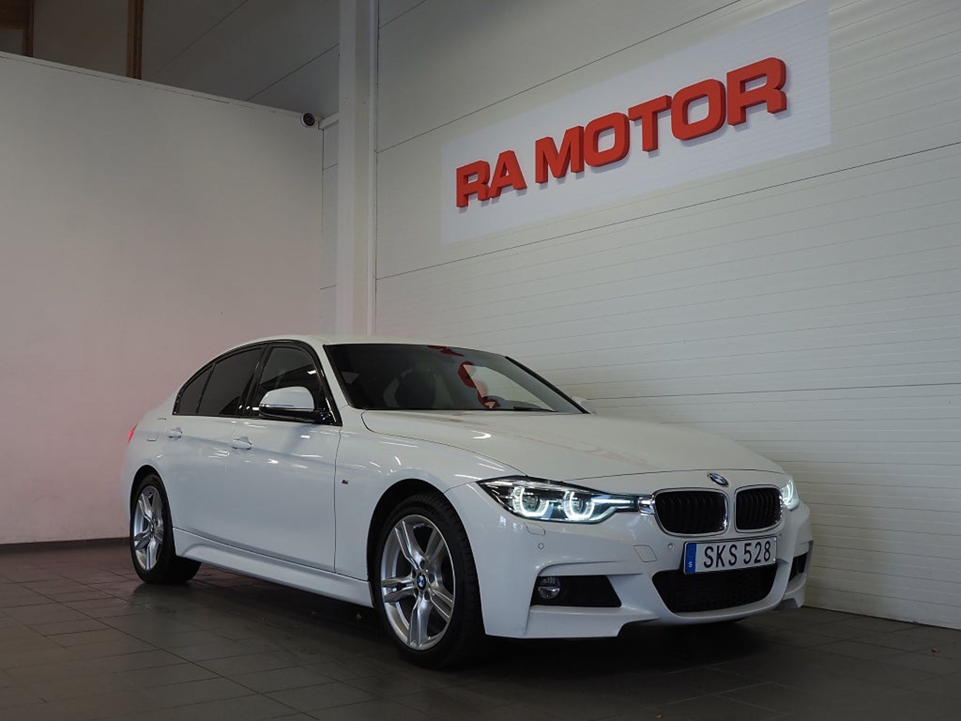 BMW 320 d Sedan xDrive 190hk M Sport 2018, bild 3/10