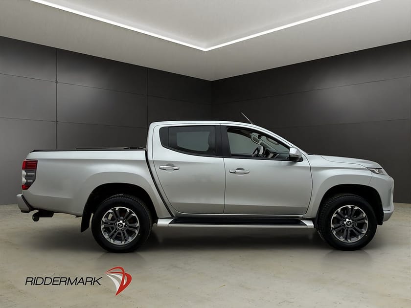 Bild 2 av Mitsubishi L200 Dubbelhytt Premium 2.2 4WD 360° Skinn Drag Diff Moms