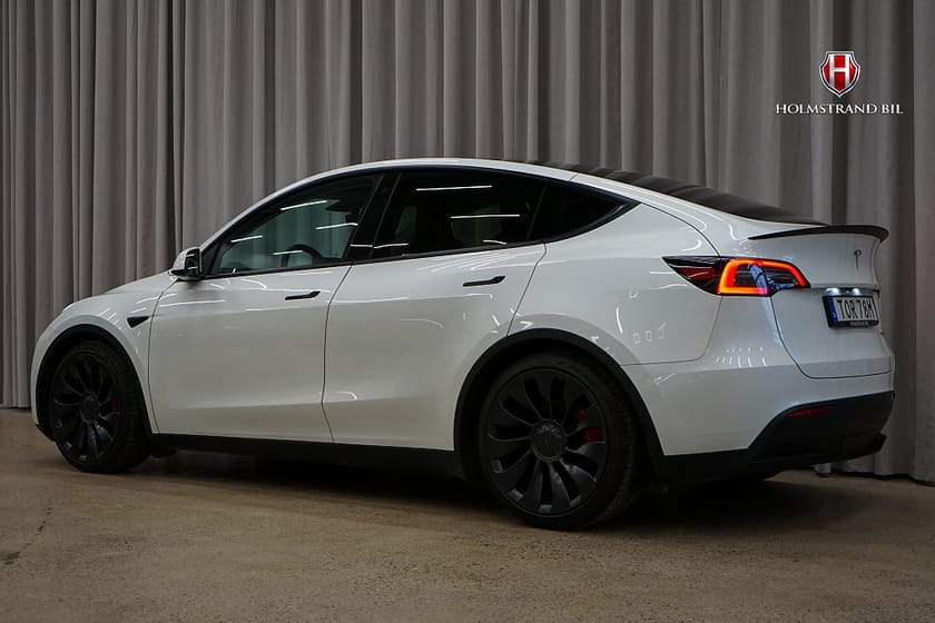 Bild 5 av Tesla Model Y Performance AWD 534hk Drag Värmepump Rattvärme 21" MOMS