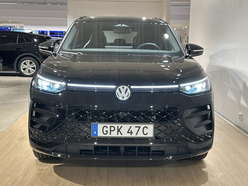 Bild 2 av Volkswagen Tayron eHybrid R-LINE E-Hybrid 272hk DSG6 / Lagerbil
