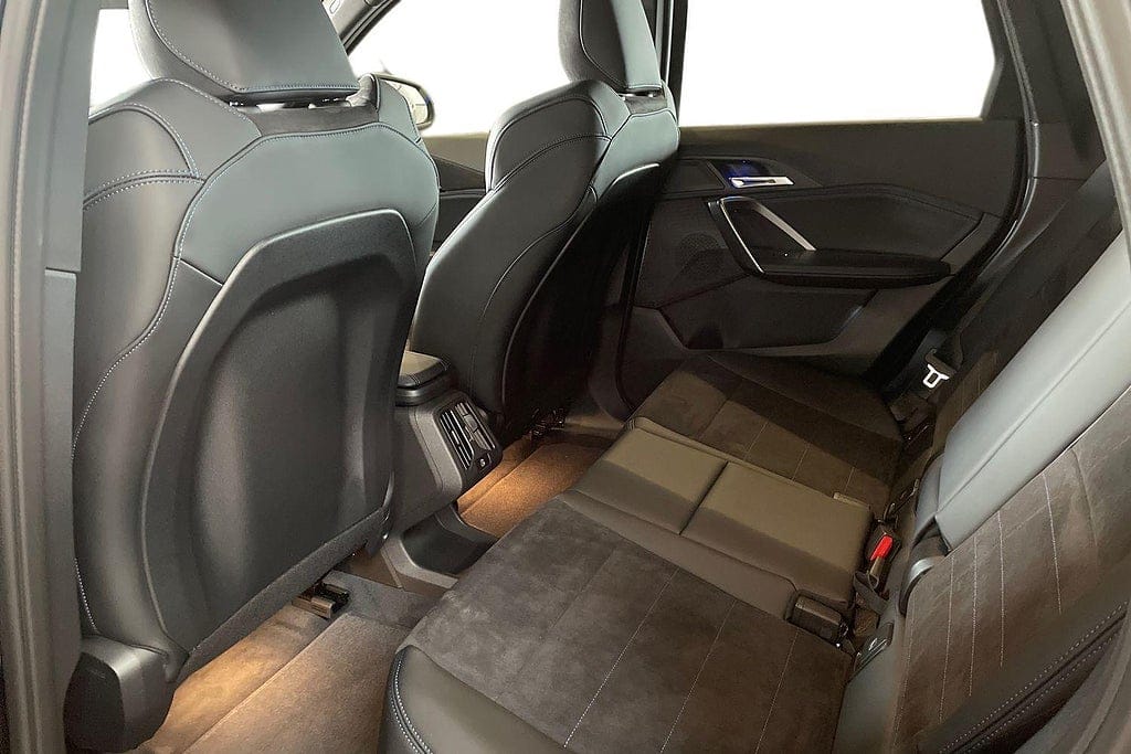 BMW iX1 eDrive20, 204ps, 2026