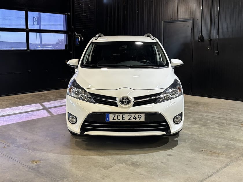 Bild 2 av Toyota Verso 1.8 (147hk) 7-sits  Intense Edition