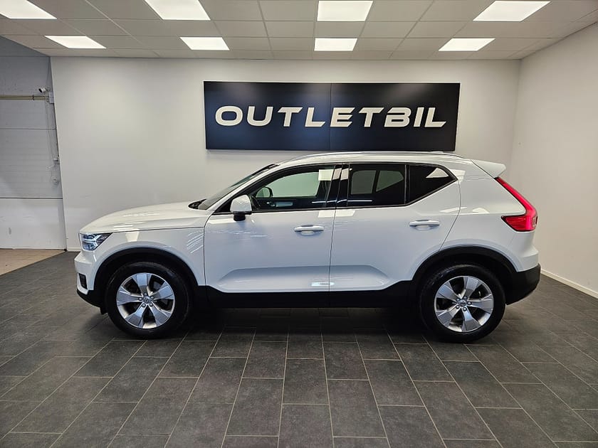 Bild 2 av Volvo XC40 D3 AWD Momentum Pro Läder Värmare Backkamera Drag VOC