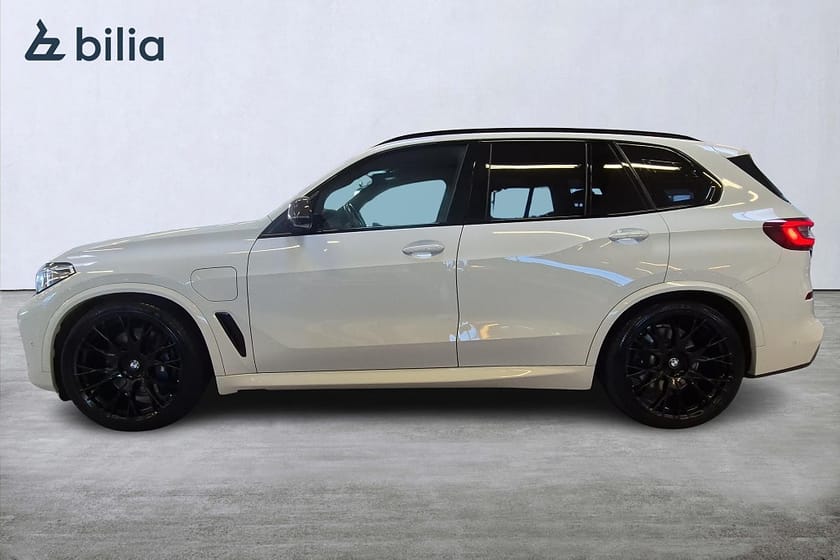 Bild 3 av BMW X5 xDrive45e iPerformance M Sport Komfortstolar Laser 360 Kamera Drag