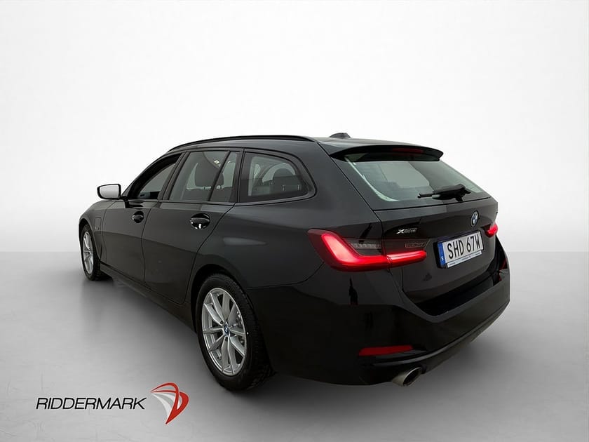 Bild 2 av BMW 330e xDrive Touring Widescreen Navi CarPlay MOMS