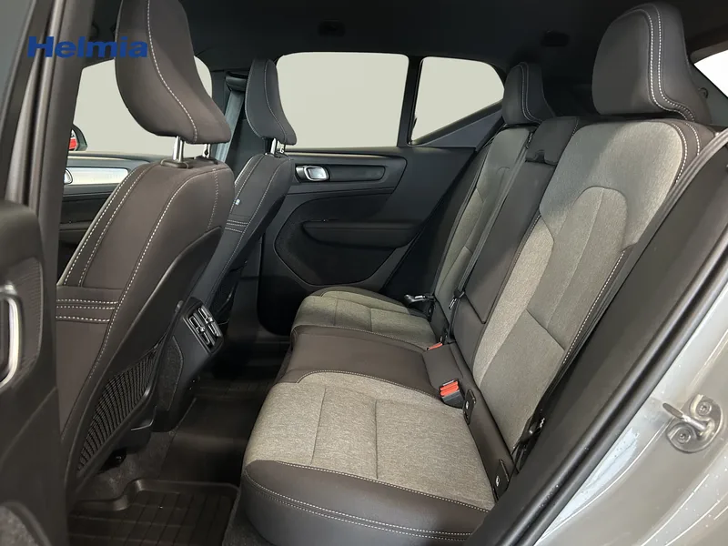 Bild 7 av 18 – Volvo XC40 B3 FWD Bensin Plus Dark