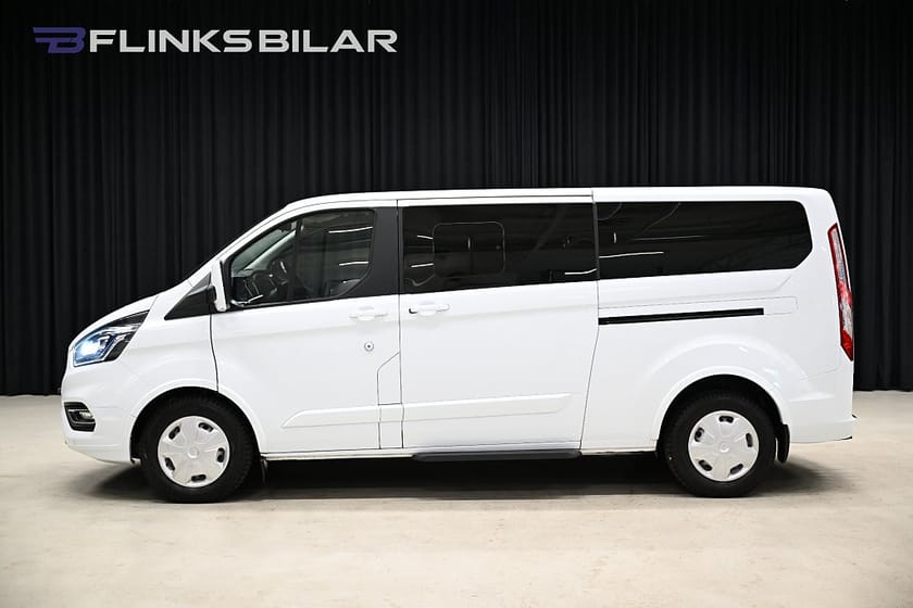Bild 2 av Ford Tourneo Custom 320 130HK L2|8-Sits|Dubbeldörr|LED|Nedlackad|Leasbar