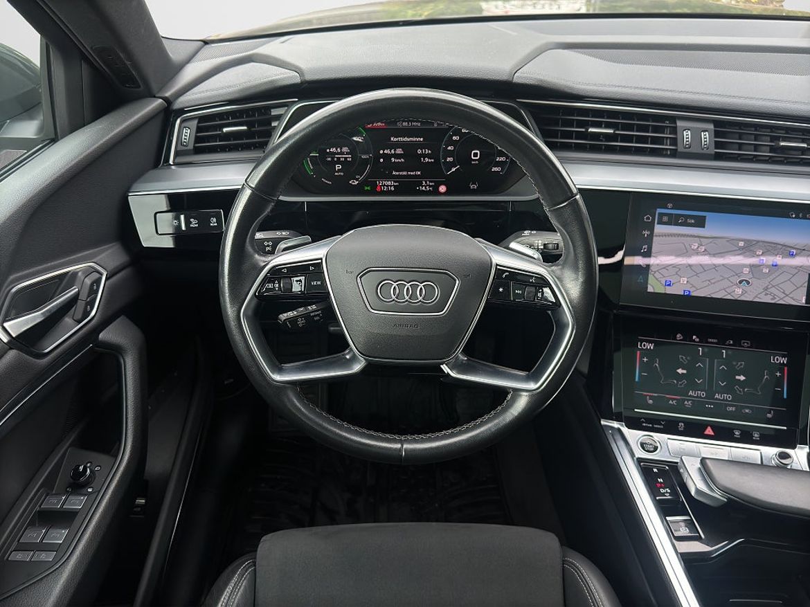 Audi Q8 55 e-tron quattro, bild 13 av 27