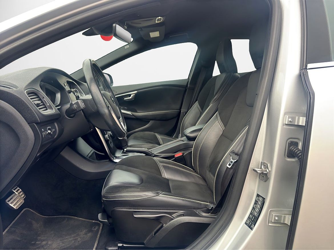 Volvo V40, bild 9 av 17