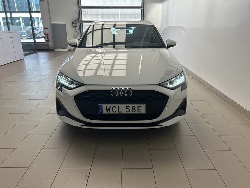 Bild 2 av Audi A3 Sportback 35 TFSI 150hk PROLINE / Backkamera