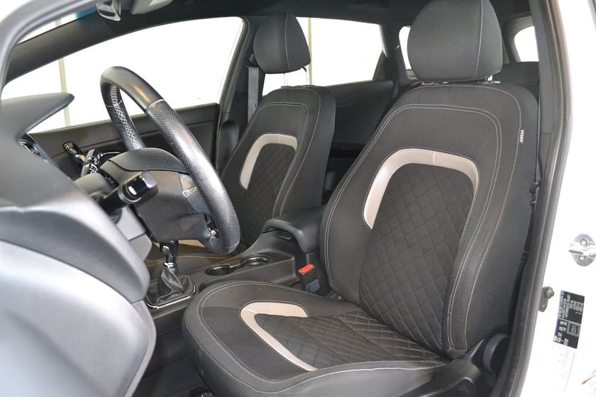 Bild 5 av Kia cee'd_sw 1.6 CRDi GT-Line Manuell Drag Navi 136hk