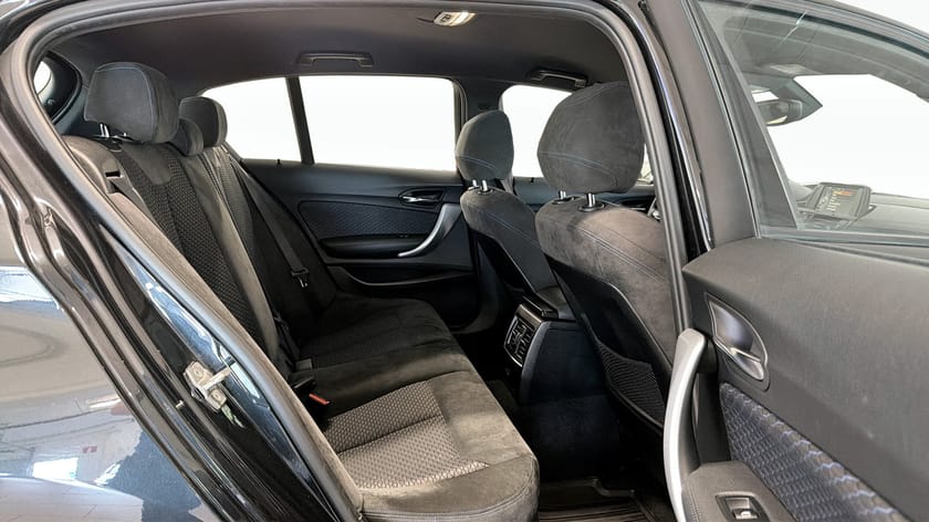 Bild 5 av BMW 118d M-Sport Steptronic 143Hk / Farthållare / P-sensorer