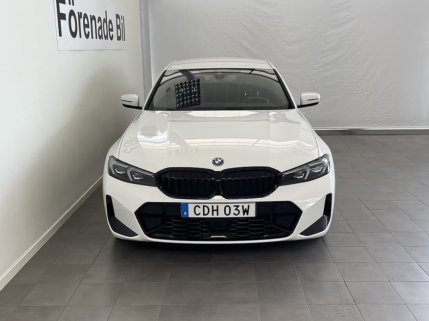 Bild 2 av BMW 330e xDrive Sedan M Sport Rattvärme Drag H/K Park Assist