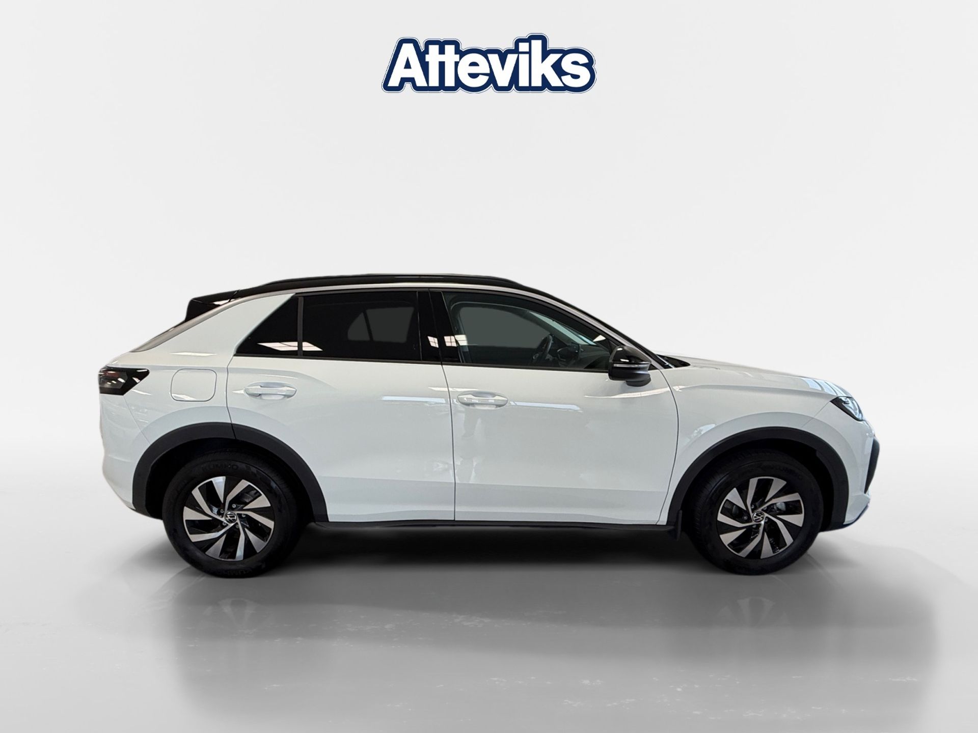 Volkswagen T-Roc 1.5 eTSI Life 2026, photo 2/10
