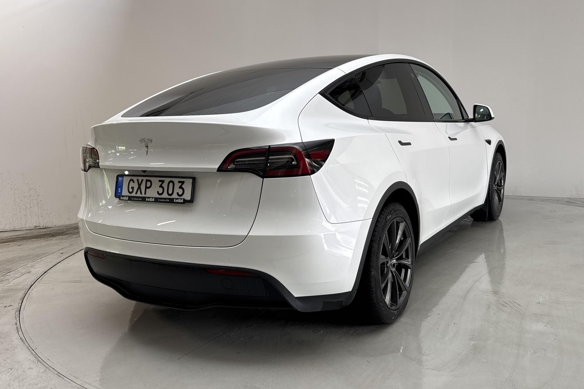 Tesla Model Y Standard Range RWD 2023, bild 3/10
