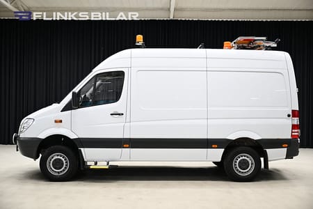 Mercedes-Benz Sprinter 316 CDI 4x4 Skåpbil 163HK Automat|Inredd|Uppvärmt-skåp|Leasbar