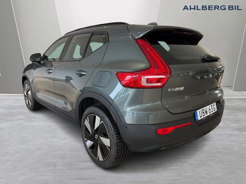 Bild 3 av Volvo EX40 Single Motor Extended Range ⚪ ExtendedRange Plus SE, Teknikpaket, Dragkrok Halvautomatisk, Parkeringskamera 360, HarmanKardon PremiumSound, Google Maps