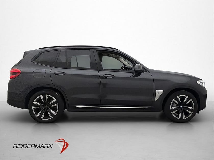 Bild 5 av BMW iX3 286hk Charged Pano Dragkrok Kamera Skinn Elstolar
