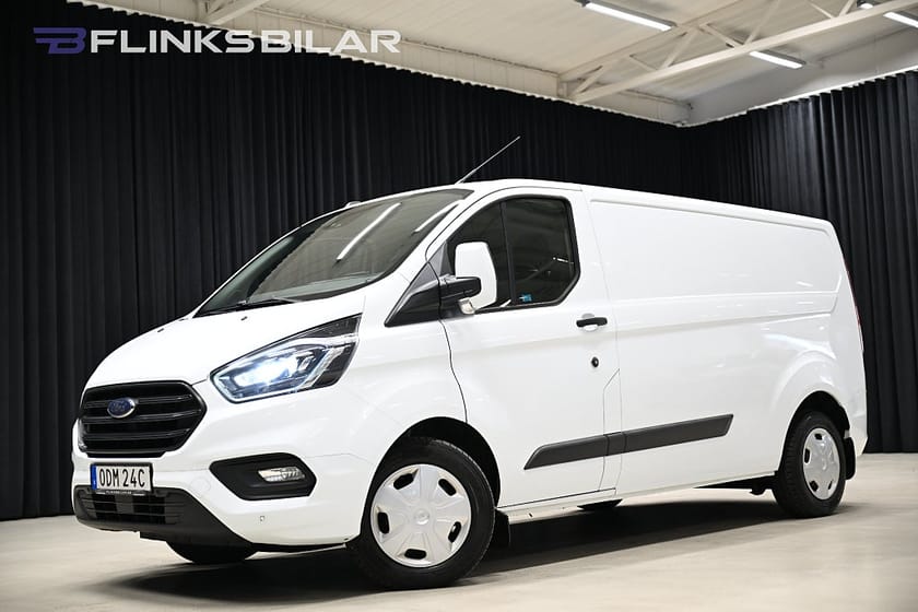 Bild 1 av Ford Transit Custom 340 130HK Lång|Inredd|LED|Drag|Värmare|NyKamrem|Moms