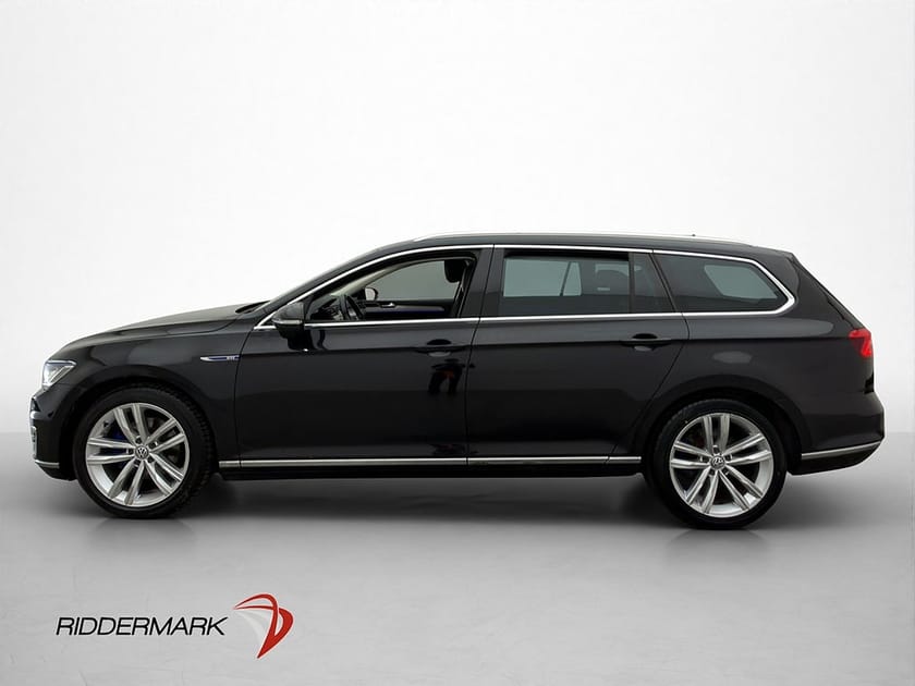 Bild 4 av Volkswagen Passat Variant GTE 1.4 TSI Värmare Cockpit Kamera Skinn