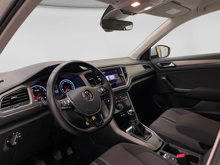 Bild 4 av Volkswagen T-Roc TSI 110Hk / Adaptiv / Motorvärmare /