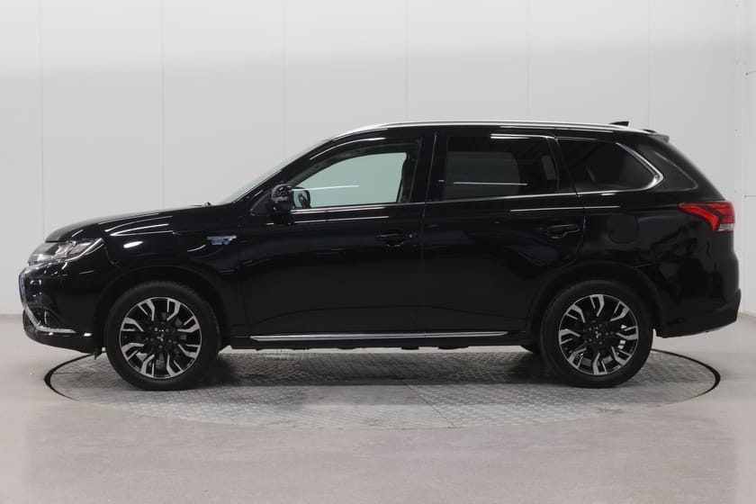 Bilde 2 av Mitsubishi Outlander PHEV PHEV,4x4 H.feste,360 Kamra, ACC, S+V,+++