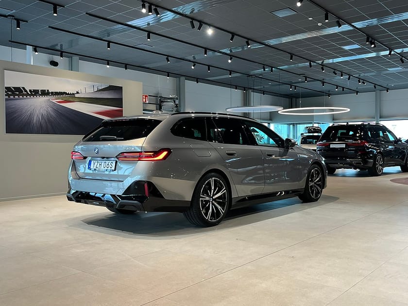 Bild 4 av BMW 530e xDrive Touring M Sport Pro D/A Plus Harman/Kardon Drag