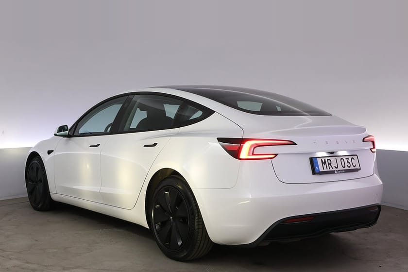 Bild 4 av Tesla Model 3 Standard Range Highland Autopilot Pano V-hjul