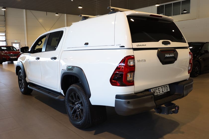 Bild 5 av Toyota Hilux Dubbelhytt 2,8 MHEV 204hk Invincible 4WD Flak/Kåpa Moms