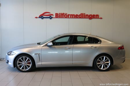 Jaguar XF 3.0 V6 S/C AWD 340hk Navi Skinn Sv-såld