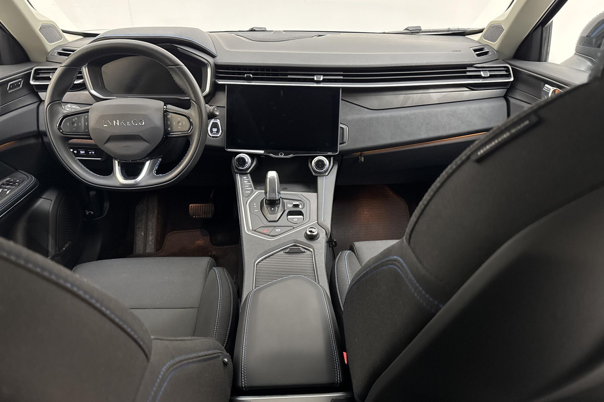 Lynk & Co 01 PHEV 2022, bild 7/10