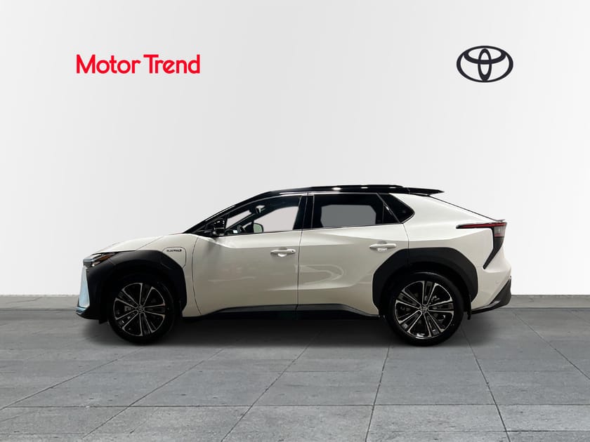 Bild 3 av Toyota bZ4X AWD EXECUTIVE 20 ALUFÄLGAR PANORAMAGLASTAK B