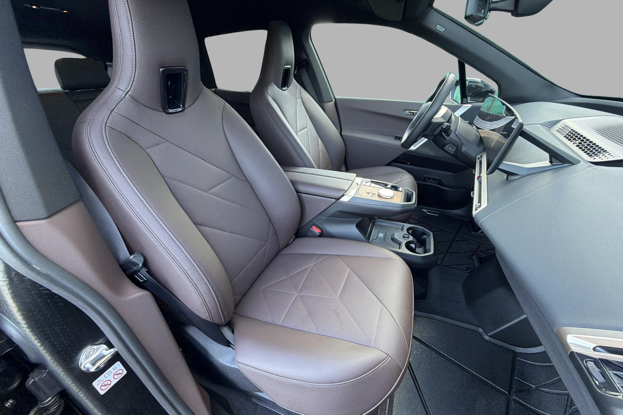 BMW iX xDrive40, 326hk, 2022