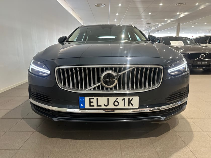 Bild 2 av Volvo V90 Recharge T6 Plus Bright / Dragkrok / 360 Kamera / Navigation /