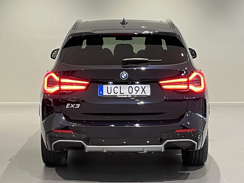 Bild 4 av BMW iX3 Charged M Sport Panorama Drag Elstolar Minne Adpt Farth
