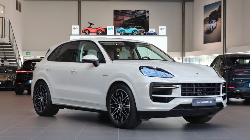 Bild 1 av Porsche Cayenne E-Hybrid 