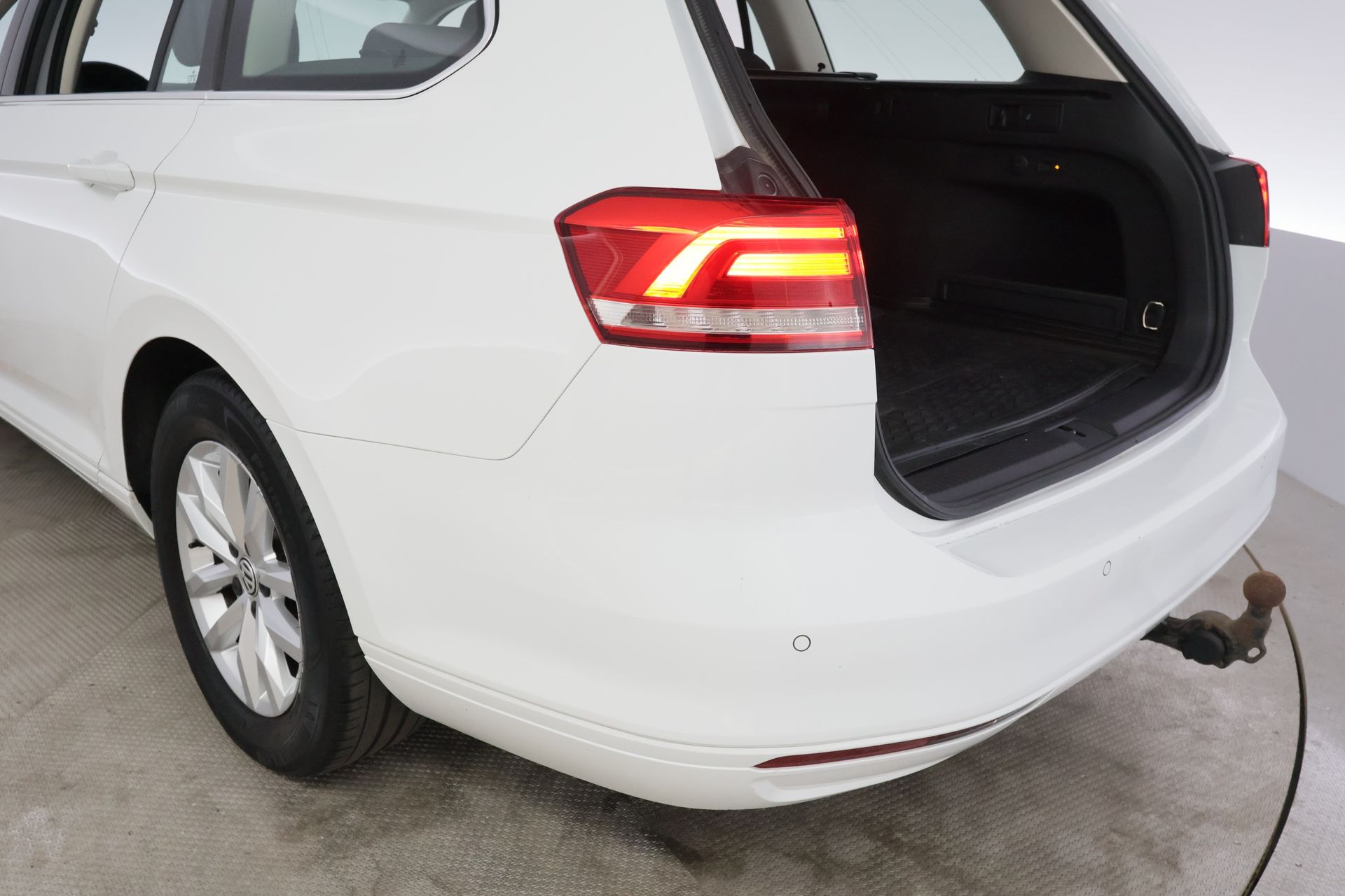 Volkswagen Passat 2018, bild 7/35