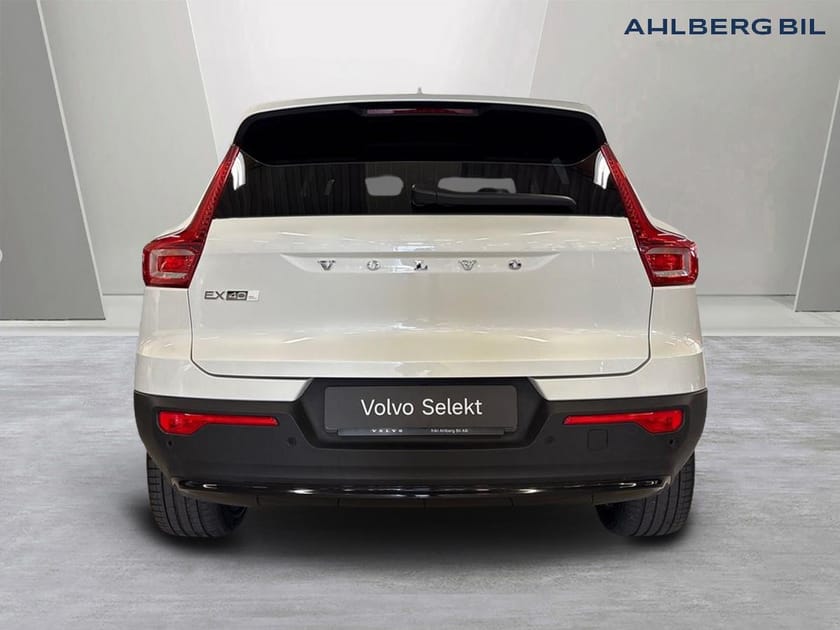 Bild 3 av Volvo EX40 Twin Motor Performance Plus Edt 🟤, Parkeringskamera 360, Navigation, Tonade rutor, Dragkrok halvautomatisk