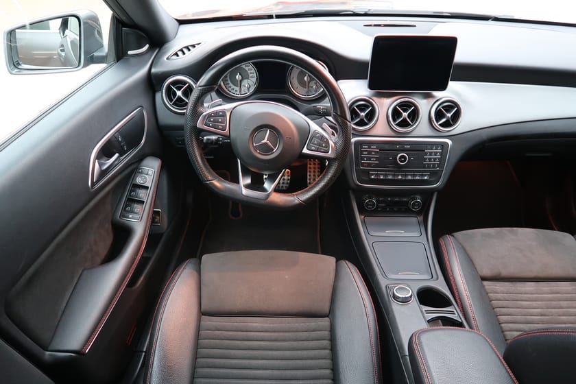 Bild 1 av Mercedes-Benz CLA 220 d 4MATIC 220d 4-Matic