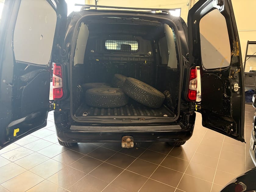 Bild 4 av Peugeot Partner Utökad Last Pro + 1.5 BlueHDi 130 Auto Kamrem Bytt /drag /Värmare