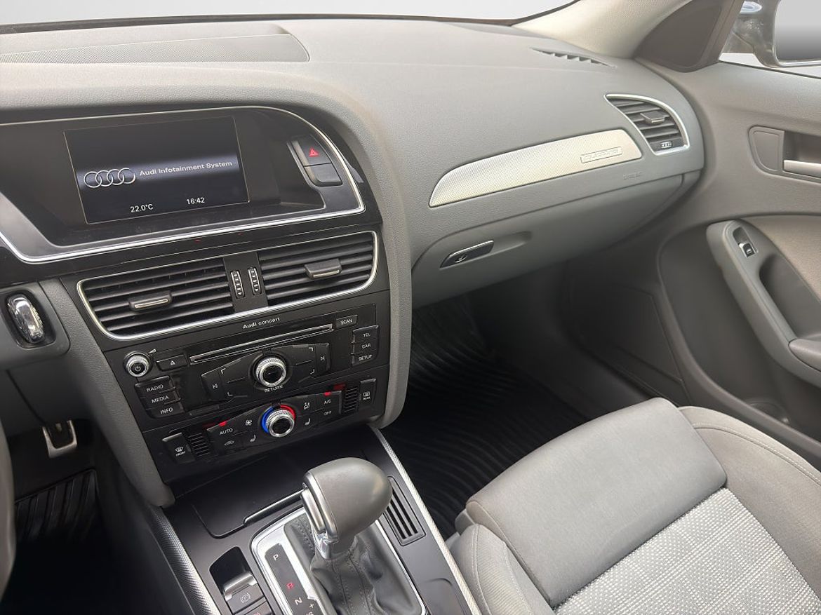 Audi A4 Sedan, bild 13 av 17