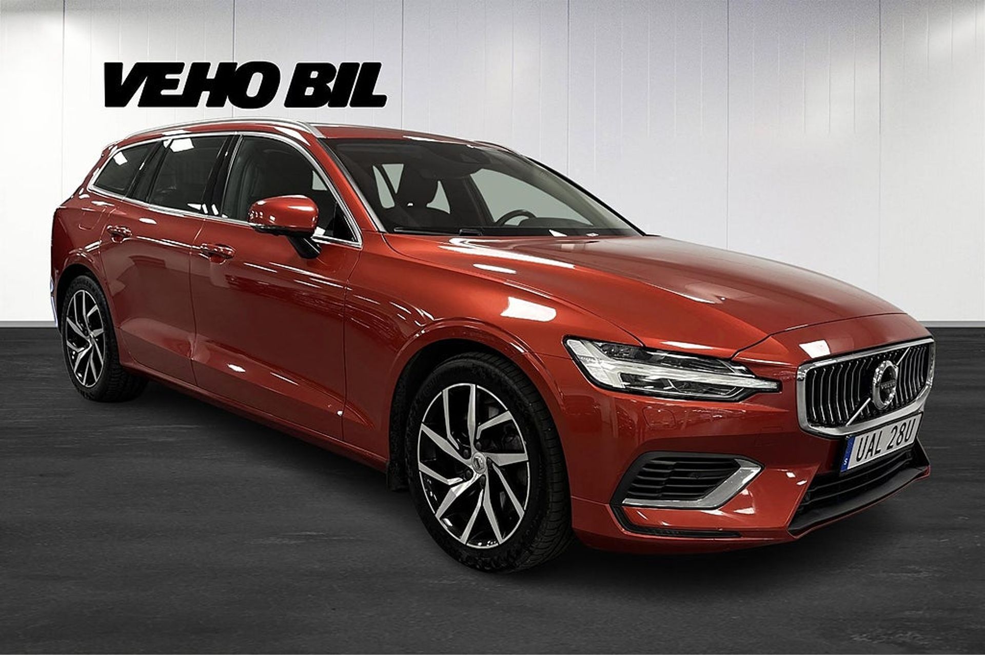 Volvo V60 T8 Twin Engine AWD Inscription 2020, bild 2/10