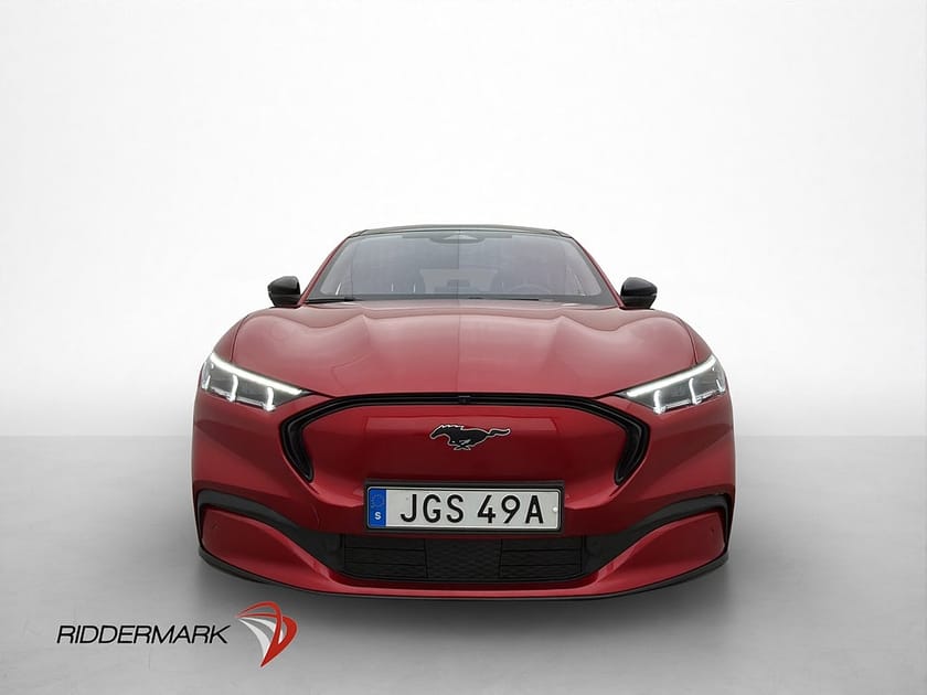 Bild 3 av Ford Mustang Mach-E Long Range AWD Pano 360° B&O Skinn