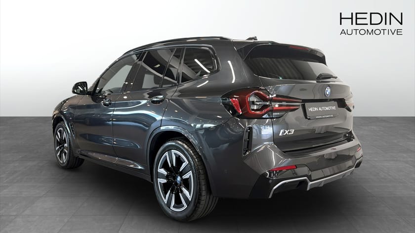 Bild 2 av BMW iX3 286hk M Sport Pano DAP Elstol m minne