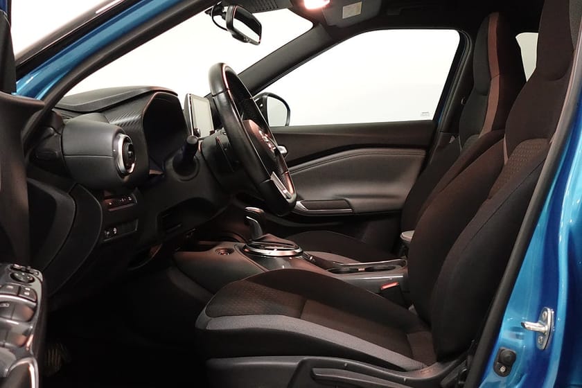 Bild 4 av Nissan Juke 1.0 DIG-T DCT Aut Navigator Backkamera Carplay 1900 MIL