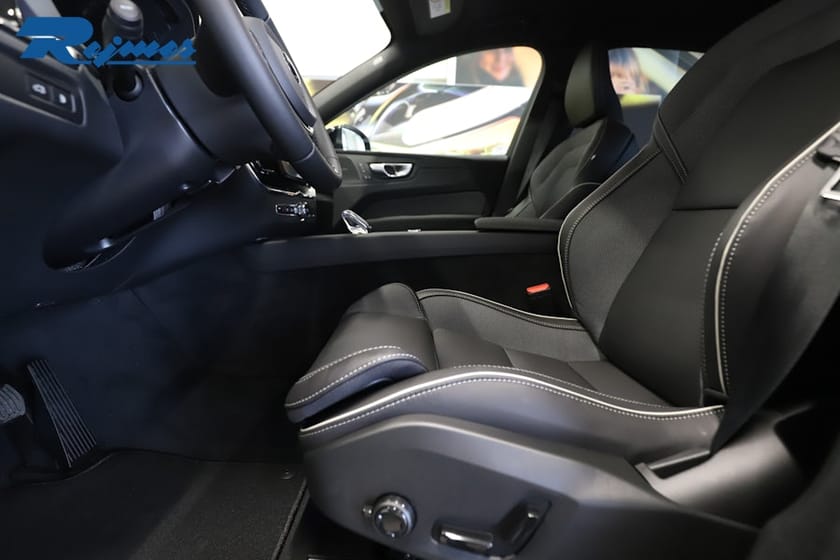 Bild 2 av Volvo XC60 T6 Plus Black Nordic Edition