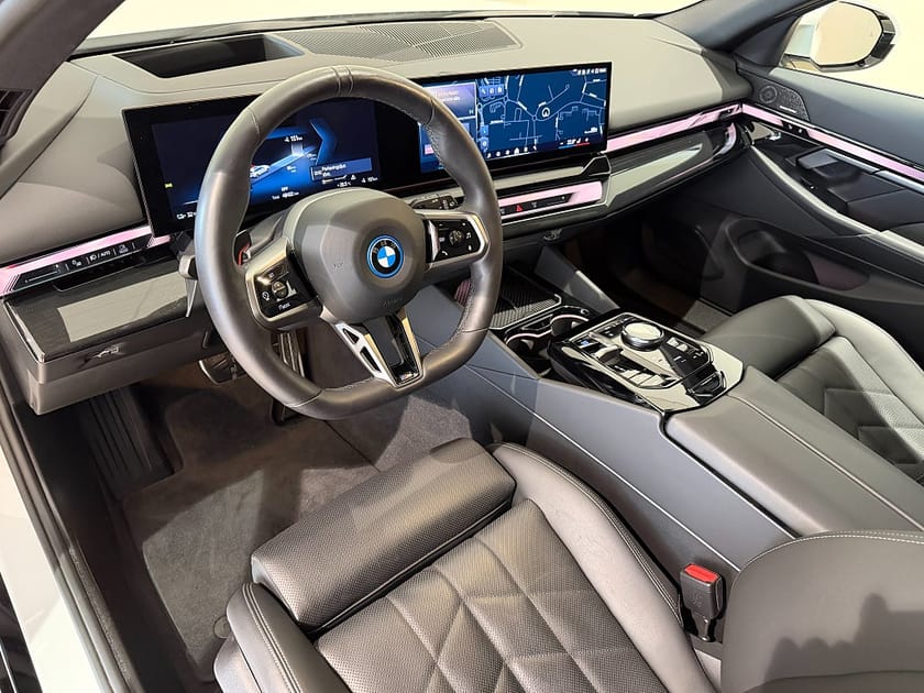 Bild 4 av BMW i5 eDrive40 Touring M-Sport PRO, Drag, HK,Driving Plus,Parking Plus,Head Up