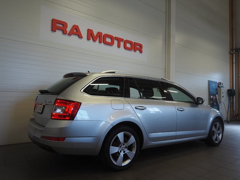 Bild 5 av Škoda Octavia Kombi Skoda 1.4 TSI 150hk Style Dragkrok P-Värm P-Sensorer