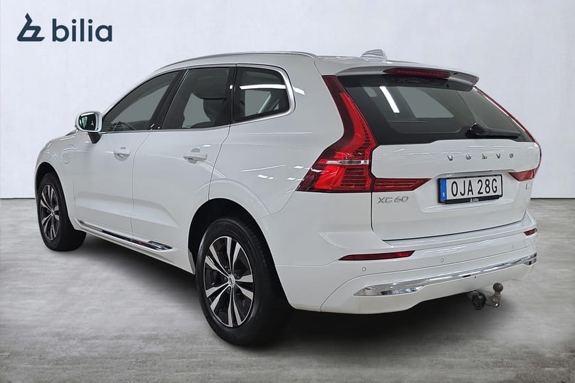 Bild 2 av Volvo XC60 Recharge T6 Core Edition /Panorama/Kamera/Keyless